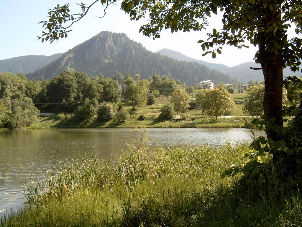 The Lake Villa Smolyan Eksteriør billede